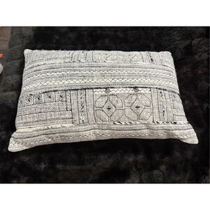 Bloomingville Jiyar Cushion, Black, Cotton lumbar abstract pillow